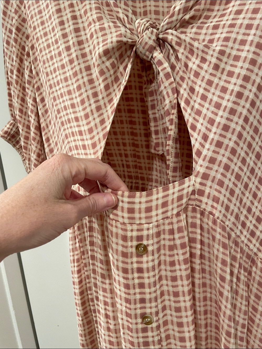 Faithful the brand Pink checkered Tie-Front Midi Dress large ***flawed - Picture 3 of 8